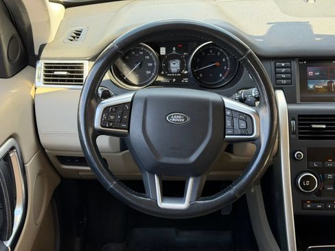 Used 2017 Land Rover Discovery Sport HSE AWD/4WD image 8