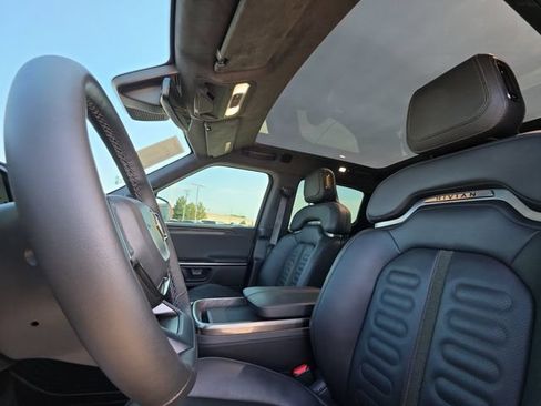 Used 2022 Rivian R1T Adventure AWD/4WD image 7