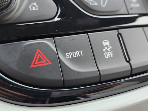 Used 2018 Chevrolet Bolt Premier w/ Driver Confidence II Package image 9