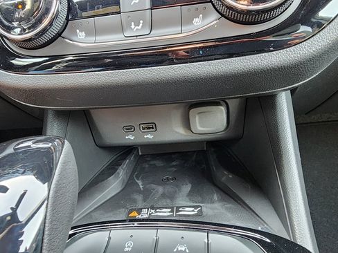 New 2026 Buick Envista Sport Touring image 28