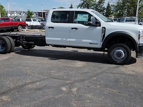 New 2025 Ford F550 4x4 Crew Cab image 14