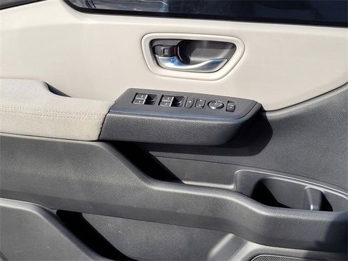 Used 2023 Honda Pilot LX image 15