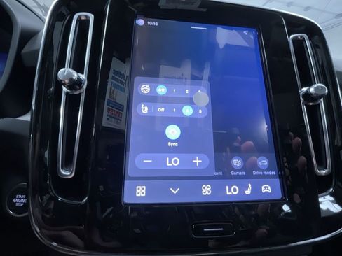 New 2026 Volvo XC40 B5 Ultra w/ Climate Package image 15