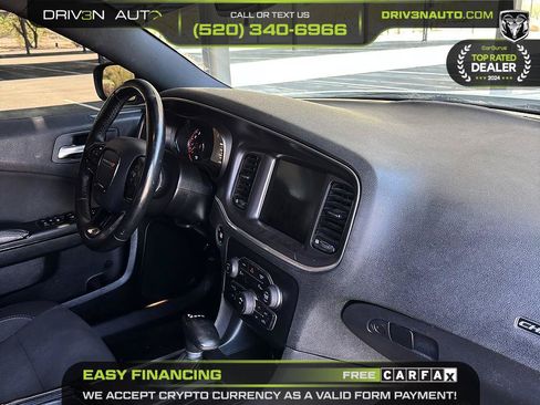 Used 2017 Dodge Charger SE w/ Blacktop Package RWD image 17