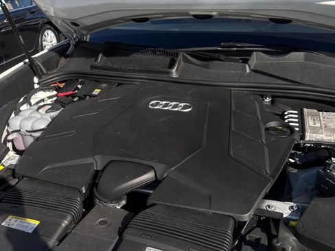 Used 2022 Audi Q8 Premium Plus image 30