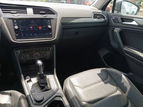 Used 2019 Volkswagen Tiguan SEL Premium w/ 3rd Row Seat Package AWD/4WD image 28