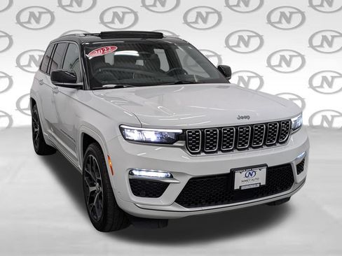 Used 2022 Jeep Grand Cherokee Summit AWD/4WD image 43