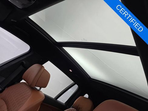 Used 2025 BMW X7 M60i w/ Climate Comfort Package AWD/4WD image 12