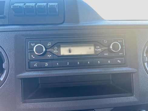 Used 2022 Ford E-350 and Econoline 350 Super Duty image 17