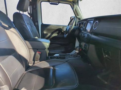 Used 2020 Jeep Wrangler Unlimited Sahara image 25