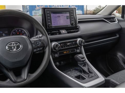 Used 2021 Toyota RAV4 XLE image 23