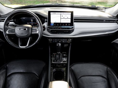 Used 2022 Jeep Compass Limited w/ Elite Group image 5