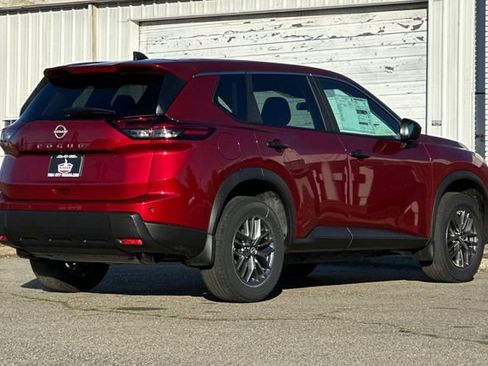 New 2026 Nissan Rogue S image 4