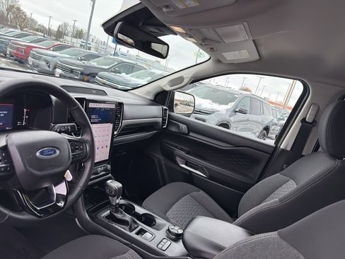 Used 2025 Ford Ranger XLT image 32