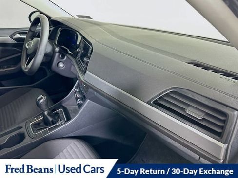 Used 2022 Volkswagen Jetta S image 29