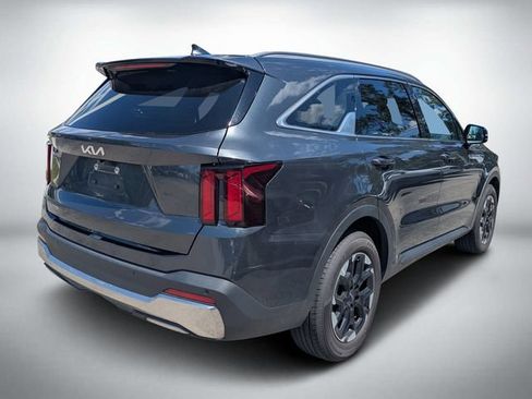 Used 2024 Kia Sorento S FWD image 3