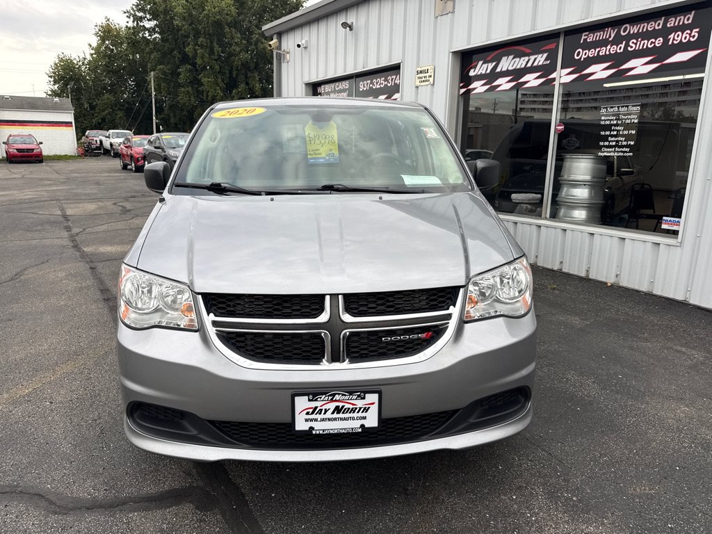 Used 2020 Dodge Grand Caravan SE FWD image 2