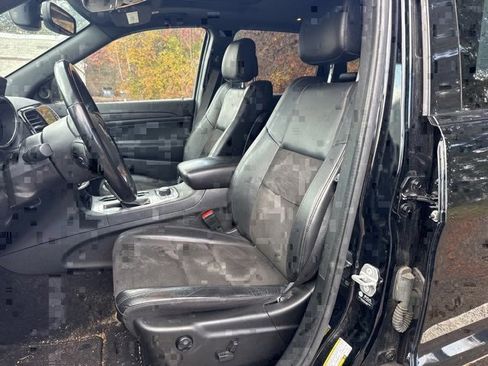 Certified 2022 Jeep Grand Cherokee Laredo X image 9