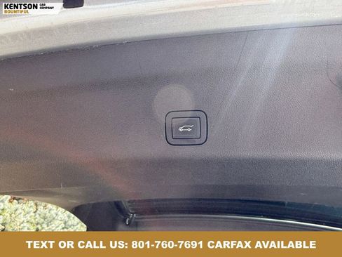 Used 2025 GMC Yukon XL Denali AWD/4WD image 37