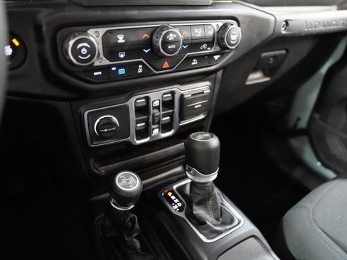 Used 2023 Jeep Wrangler Unlimited AWD/4WD image 27