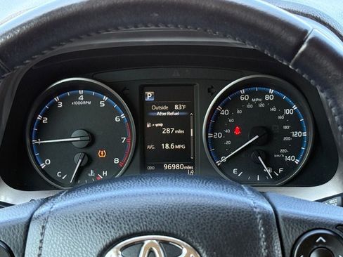 Used 2017 Toyota RAV4 XLE FWD image 22