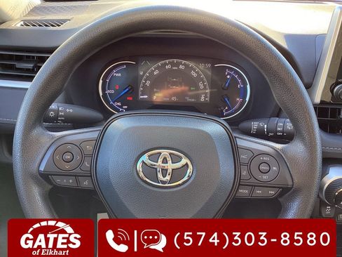 Used 2025 Toyota RAV4 XLE image 25