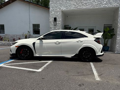 Used 2019 Honda Civic Type R image 2
