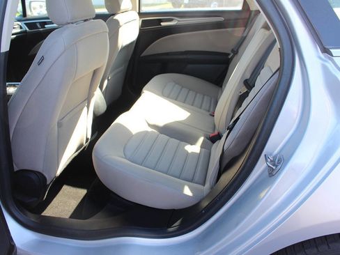 Used 2018 Ford Fusion S image 9