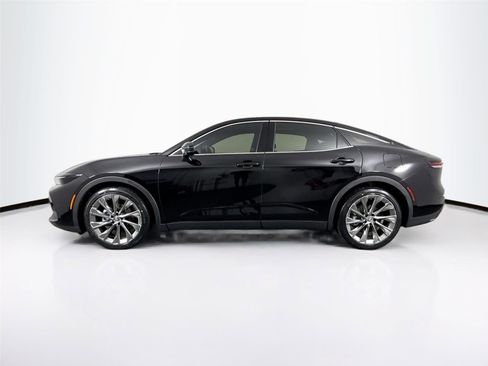 Used 2023 Toyota Crown Limited image 9