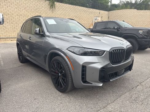 Used 2025 BMW X5 xDrive40i w/ M Sport Package image 2