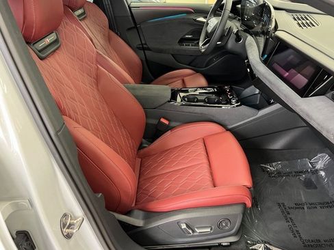 Certified 2025 Audi S6 e-tron Prestige w/ 21" Black Optic Package image 15