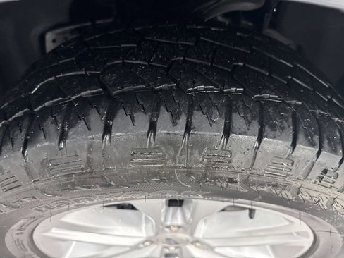 Used 2024 Ford Expedition XLT image 25