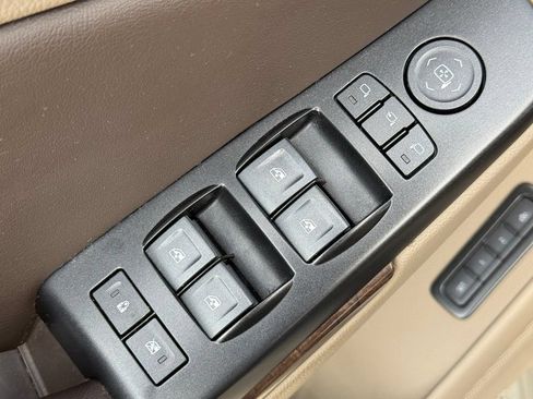 Used 2020 Chevrolet Tahoe LT w/ Luxury Package AWD/4WD image 15