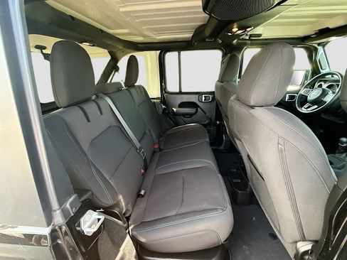 Used 2023 Jeep Wrangler Unlimited Rubicon 4xe w/ Cold Weather Group AWD/4WD image 31