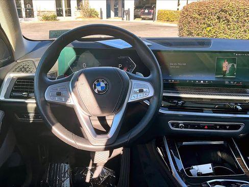 Used 2024 BMW X7 xDrive40i image 12