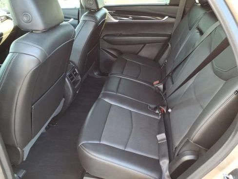Used 2022 Cadillac XT5 Premium Luxury FWD image 9