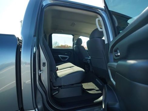 Used 2024 Nissan Titan SV w/ SV Convenience Package image 21