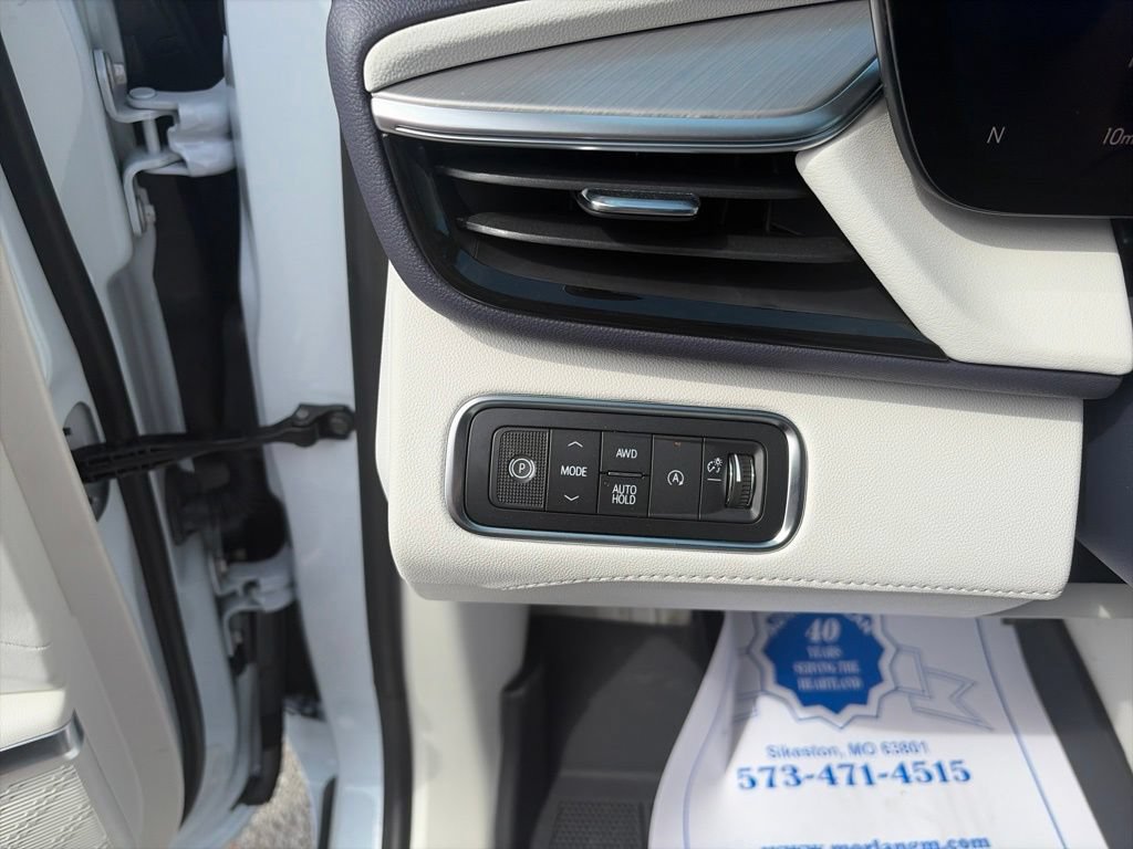 New 2027 Buick Enclave Avenir w/ LPO, Floor Liner Package AWD/4WD image 19