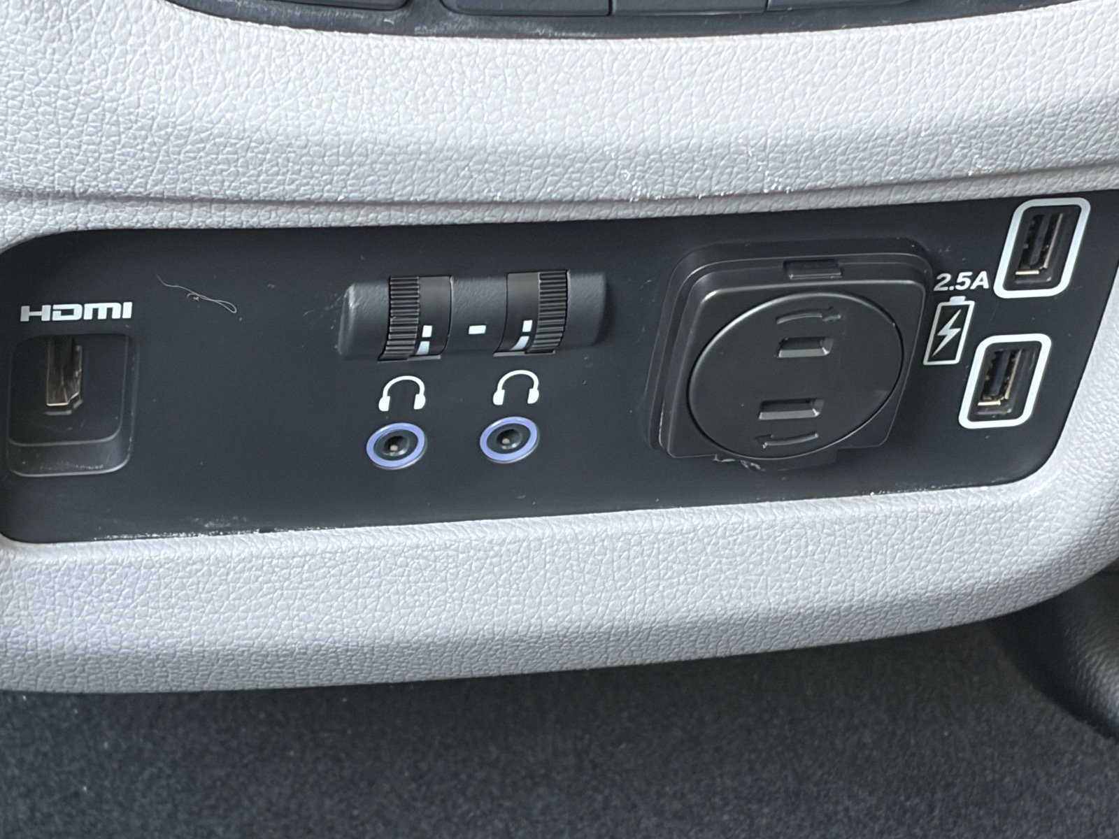 Used 2019 Honda Pilot Touring image 16