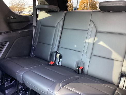 Used 2024 GMC Yukon Denali w/ Denali Reserve Package image 15