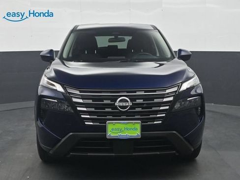 Used 2026 Nissan Rogue SV FWD image 2
