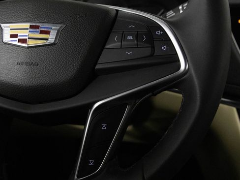 Used 2017 Cadillac XT5 FWD image 29