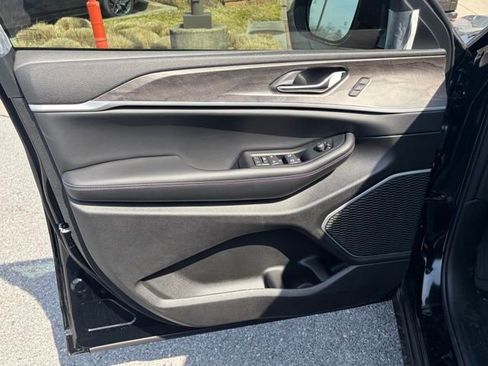 New 2026 Jeep Grand Cherokee Limited AWD/4WD image 12
