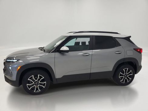 Used 2025 Chevrolet TrailBlazer ACTIV w/ Convenience Package AWD/4WD image 4