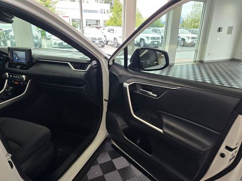 Used 2022 Toyota RAV4 SE w/ Convenience Package AWD/4WD image 42