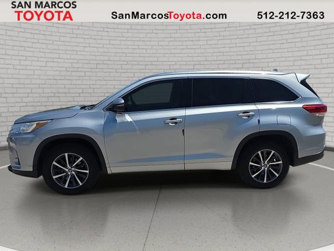 Used 2017 Toyota Highlander XLE FWD image 9