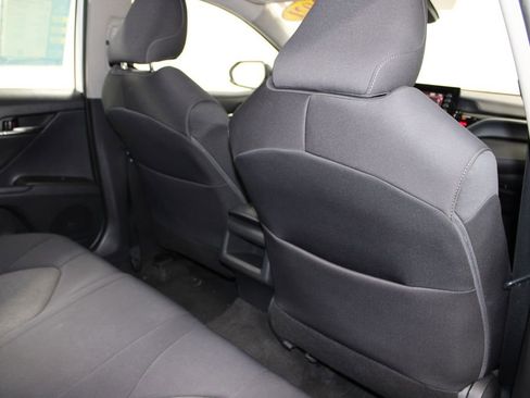 Used 2021 Toyota Camry LE image 28