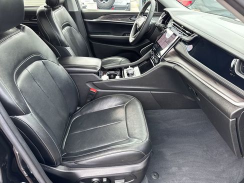 Used 2022 Jeep Grand Cherokee Limited 4xe w/ Luxury Tech Group II AWD/4WD image 16