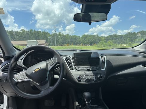 Used 2024 Chevrolet Malibu LT FWD image 8