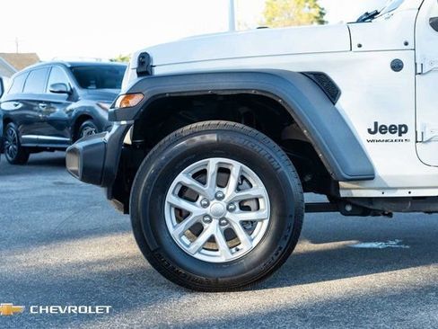 Used 2023 Jeep Wrangler Sport S image 11